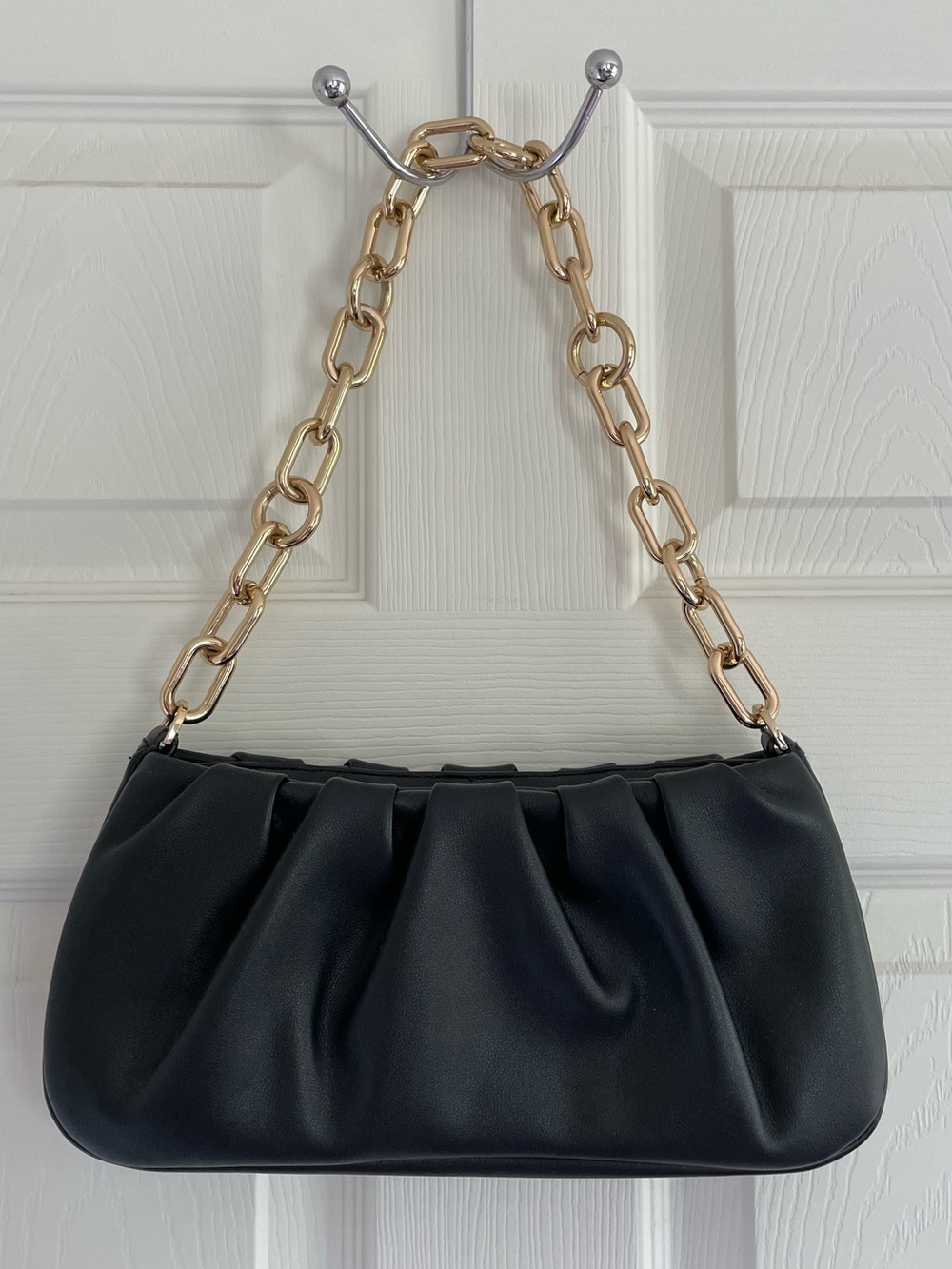Black Faux Leather Shoulder Bag Gold Chain Strap Minimalist Purse Y2K Trendy